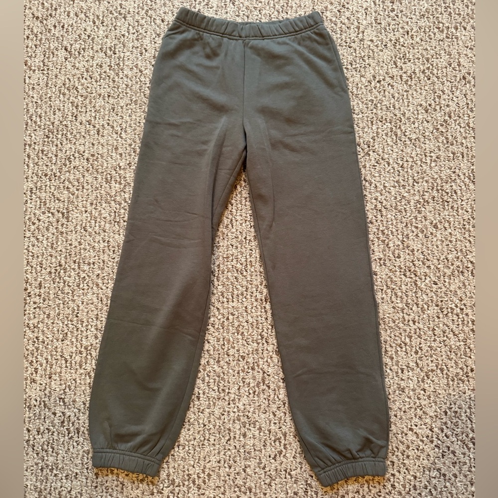 divided H&M sweatpants. NWT